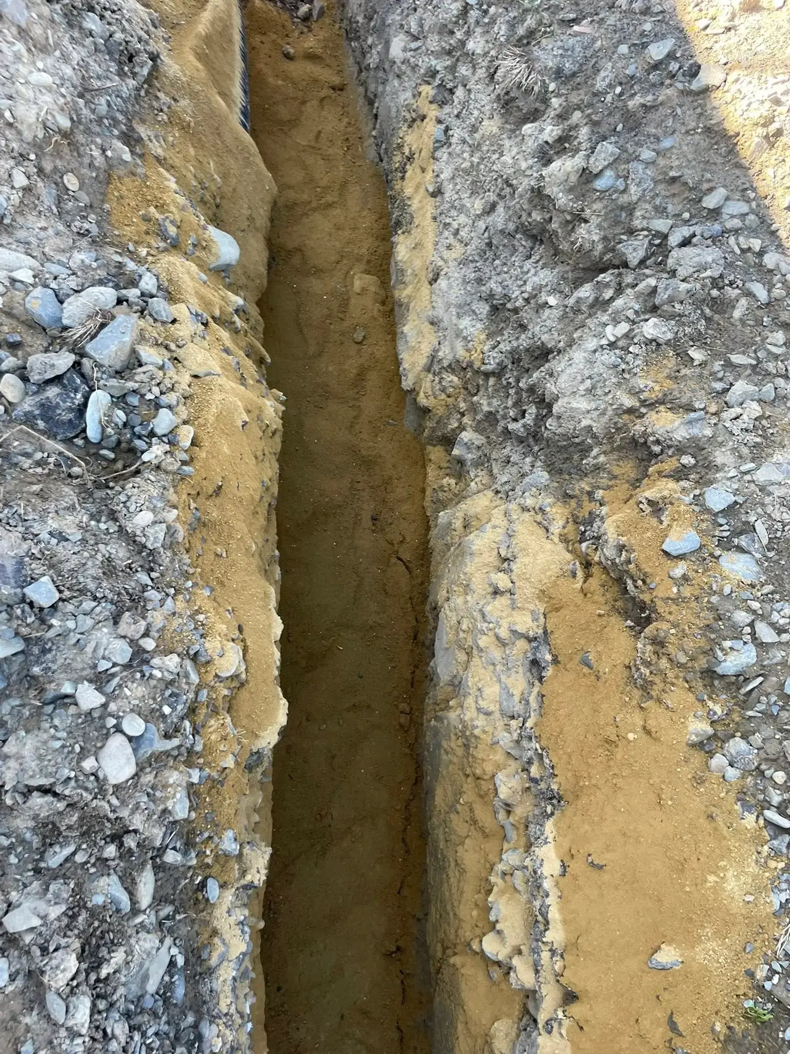 Napojení nového vodovodního potrubí uvnitř objektu